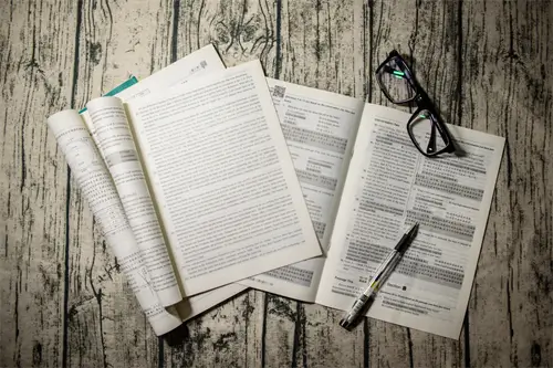 低调有含义的七字